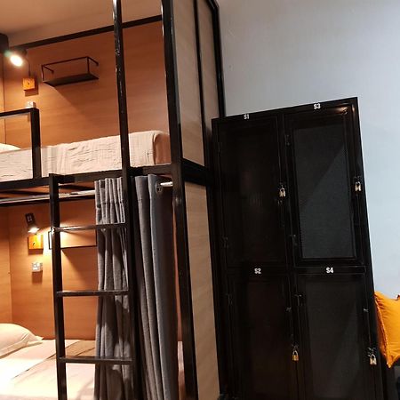 איפוה The Brownstone Hostel & Space חדר תמונה