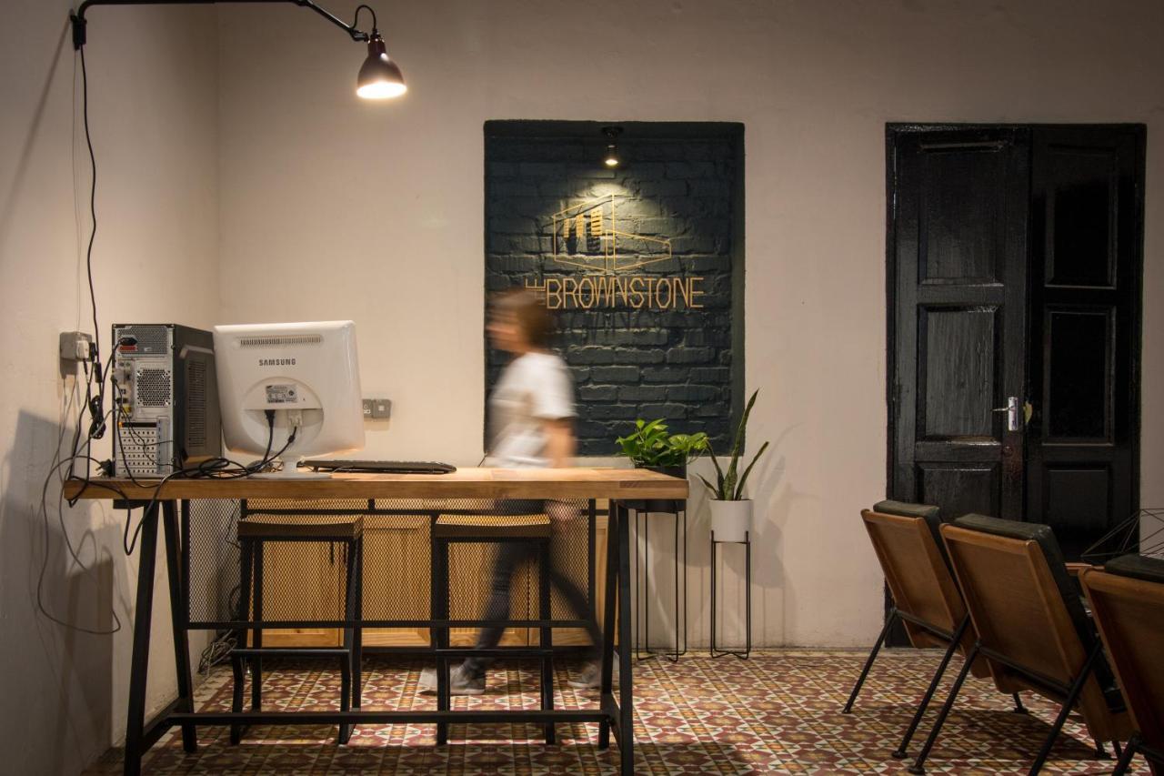 איפוה The Brownstone Hostel & Space מראה חיצוני תמונה