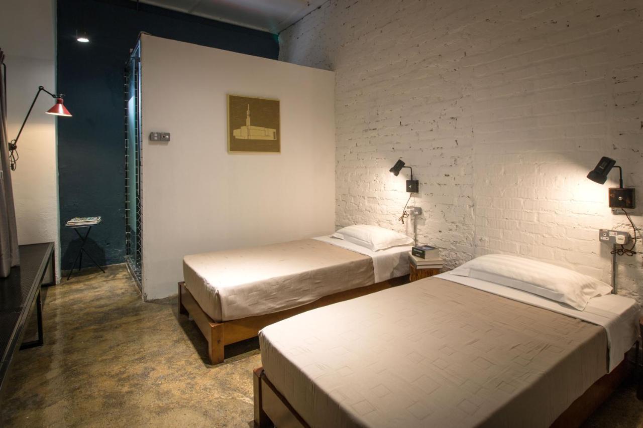 איפוה The Brownstone Hostel & Space מראה חיצוני תמונה
