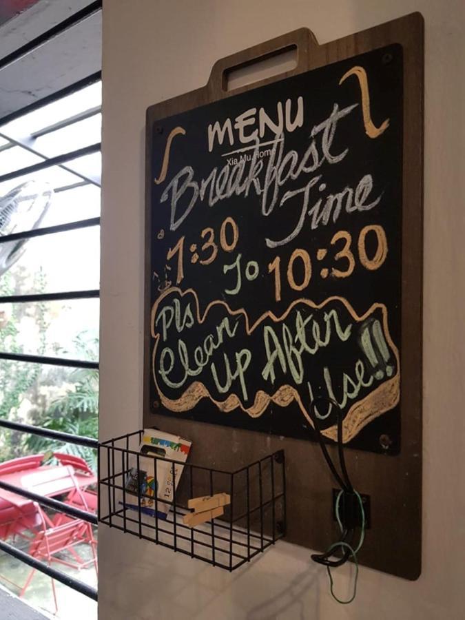 איפוה The Brownstone Hostel & Space מראה חיצוני תמונה