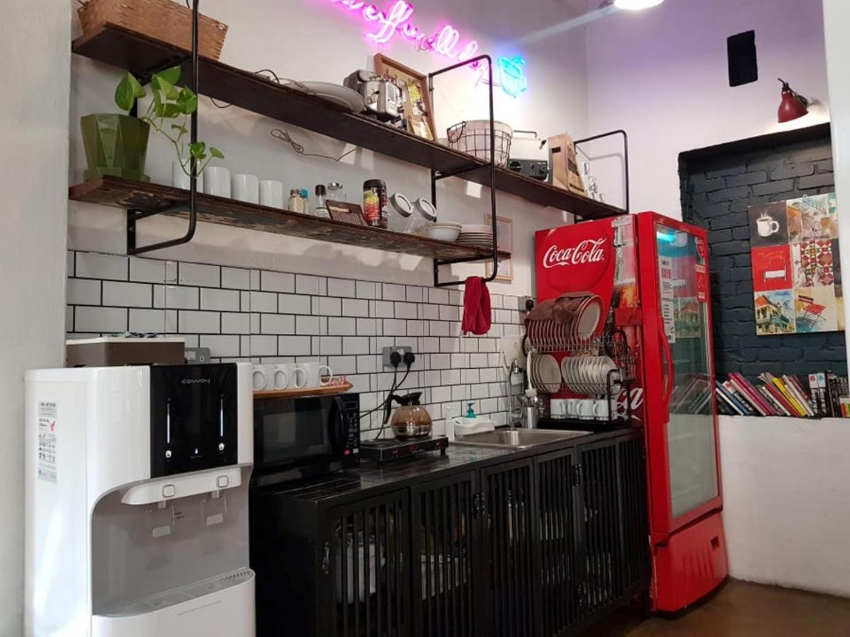 איפוה The Brownstone Hostel & Space מראה חיצוני תמונה